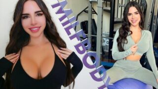 Девица с большими дойками устроила секс-йогу с тренером