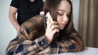 Русская девушка постоянно парню изменяет пока он на работе