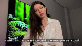 Русская красотка делает отличный массаж члена приятелю